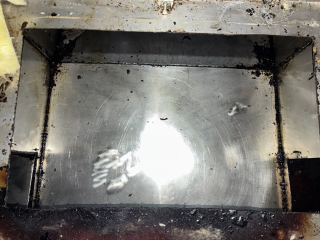 厨房排気ダクト内清掃後